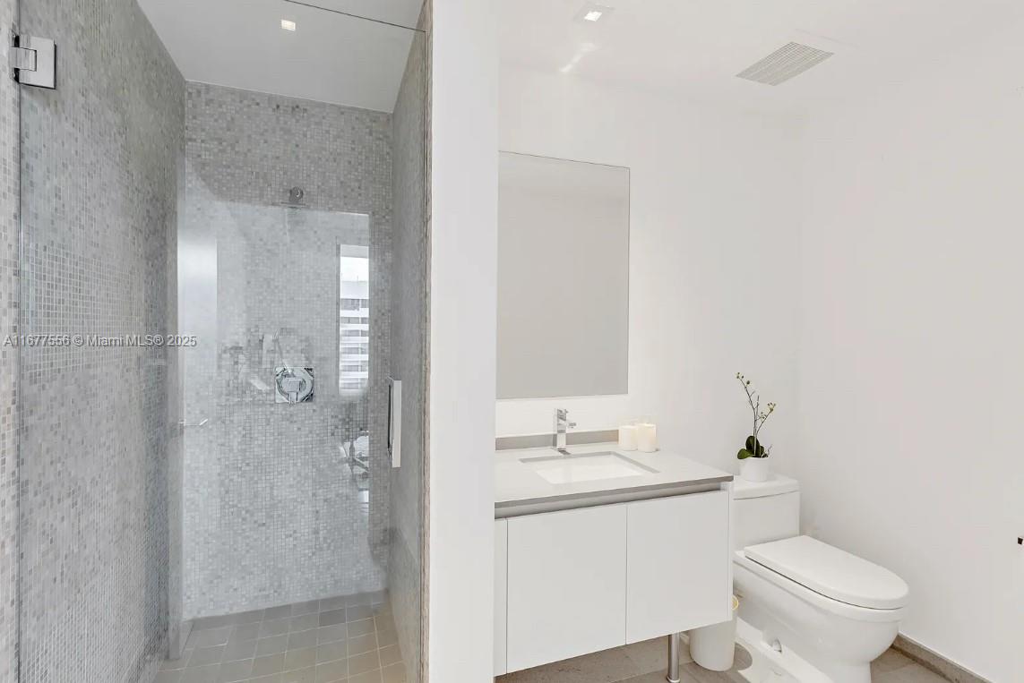 RISE CONDO - Residential