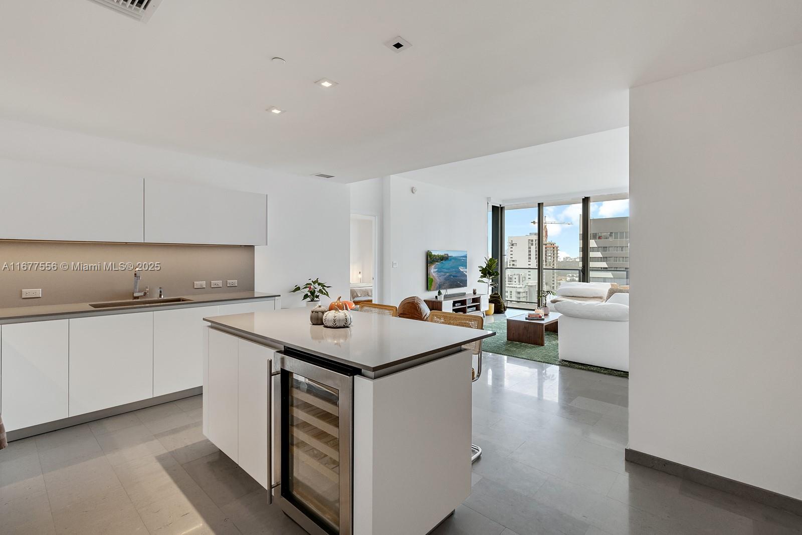 RISE CONDO - Residential