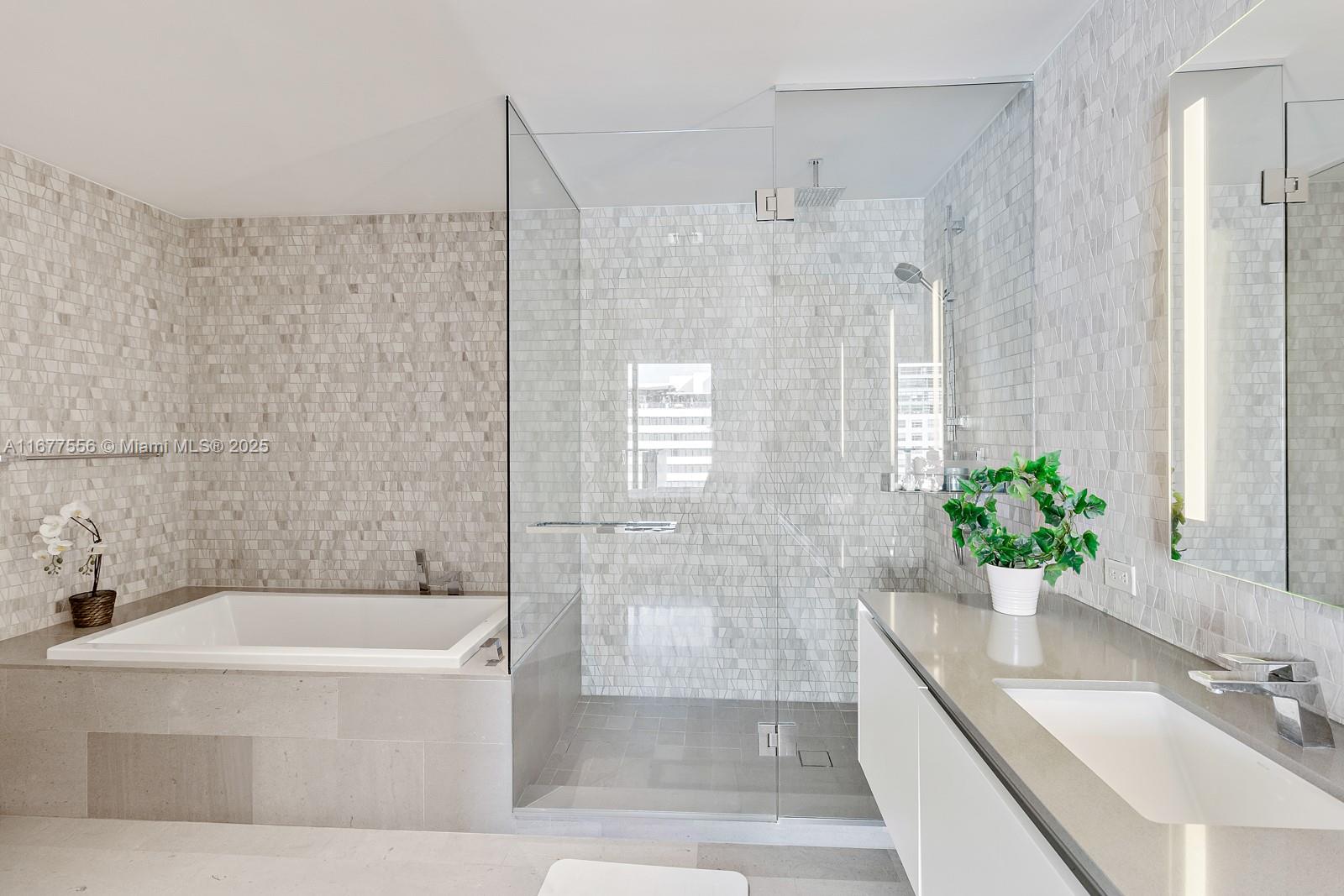 RISE CONDO - Residential