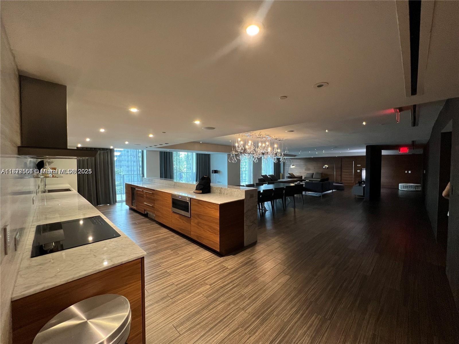 RISE CONDO - Residential