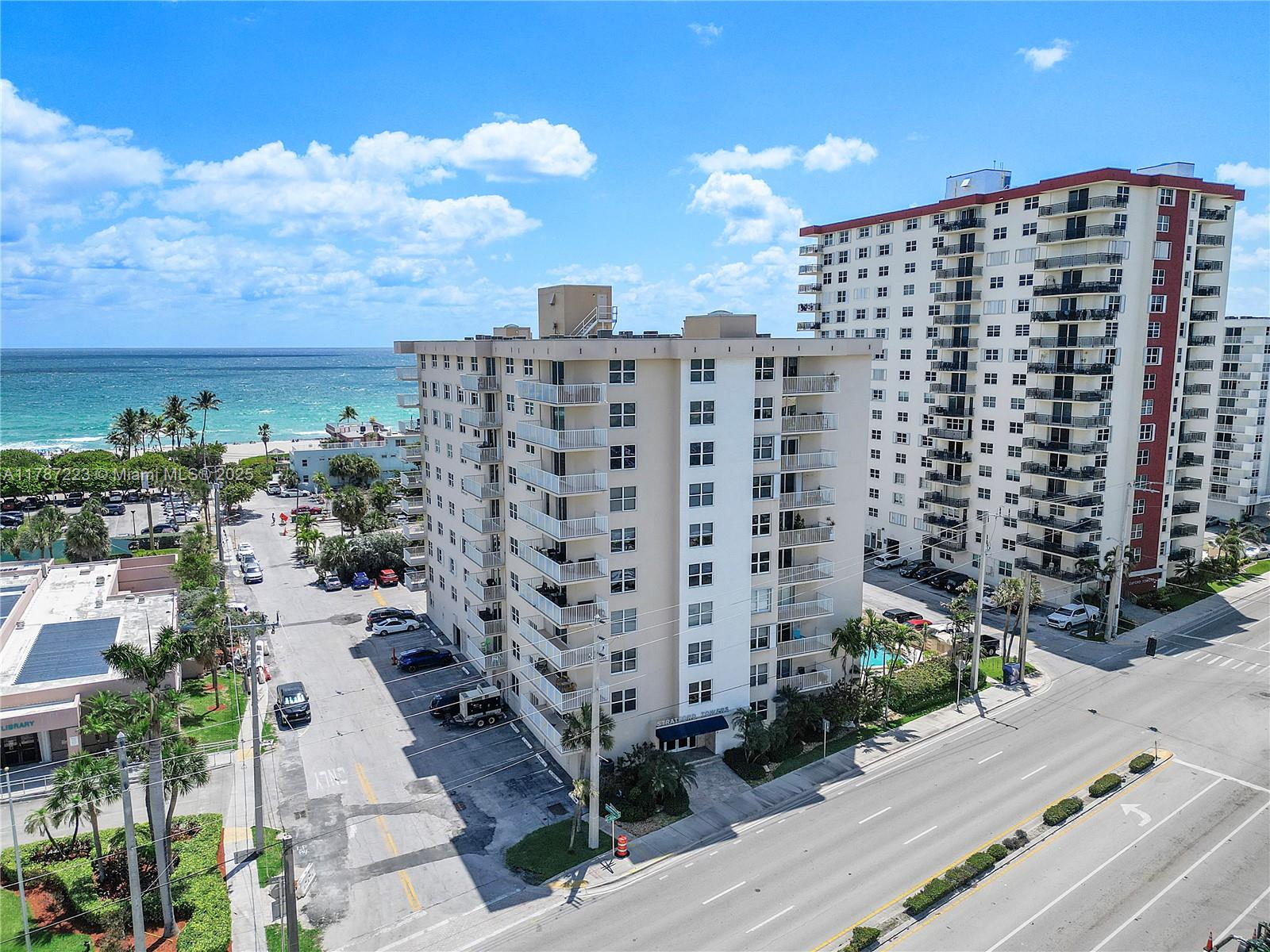 1401 S Ocean Dr 301, Hollywood, Broward County, Florida - 2 Bedrooms  
2 Bathrooms - 
