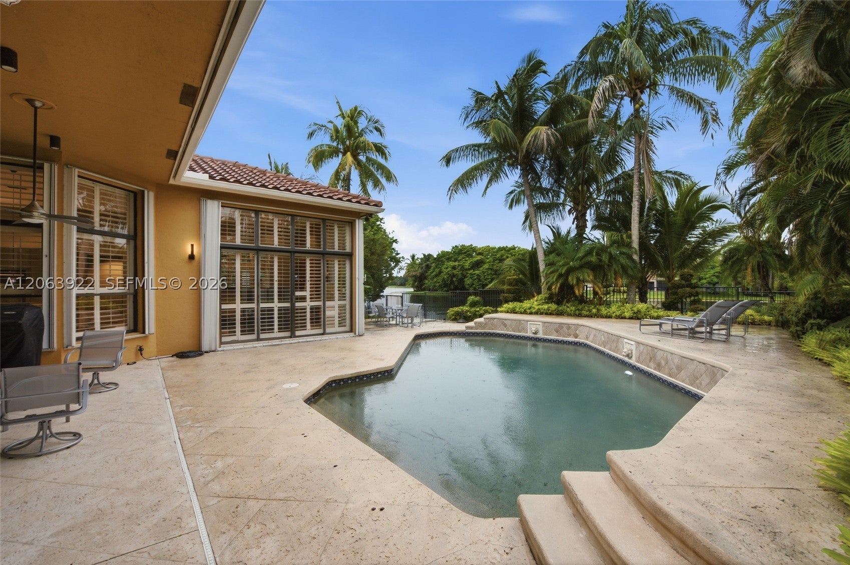 1028 Creekford Dr