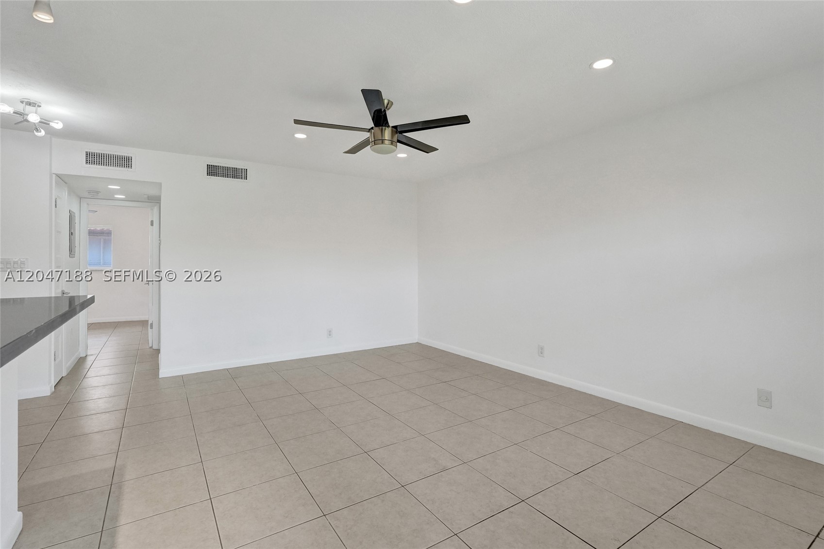 3050 NE 5th Ter 13