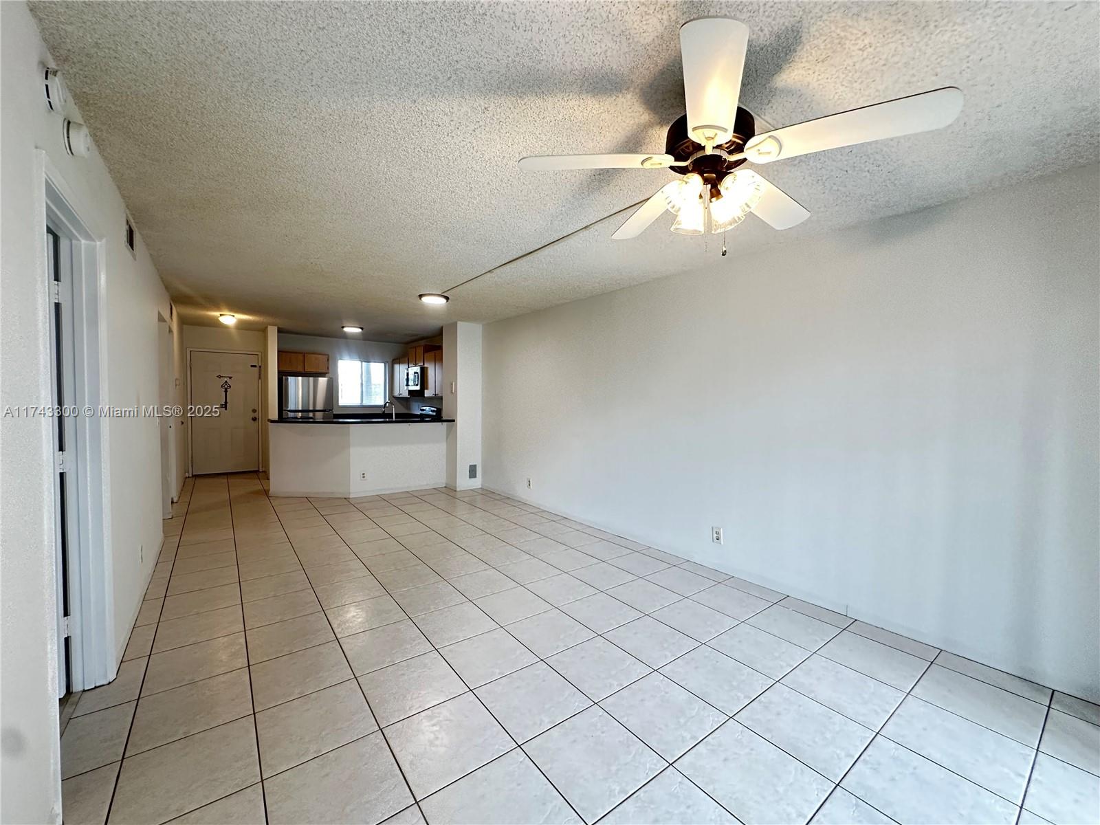 LAKESHORE AT UNIVERSITY P - Residential