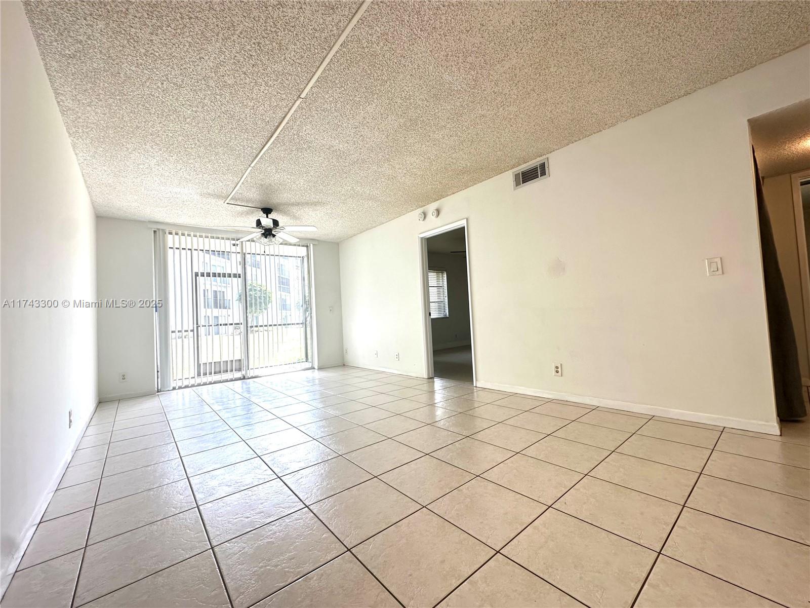 LAKESHORE AT UNIVERSITY P - Residential