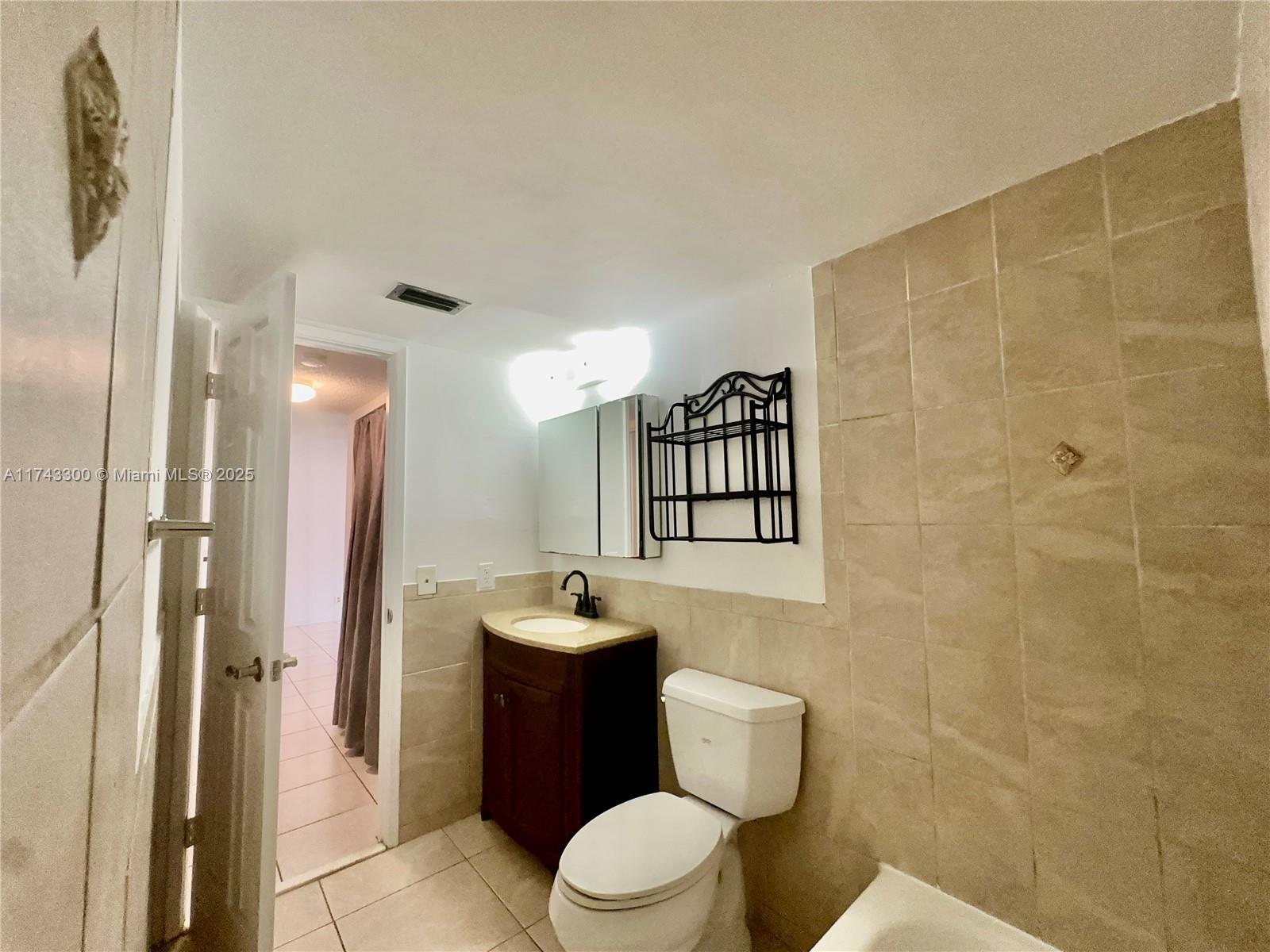 LAKESHORE AT UNIVERSITY P - Residential