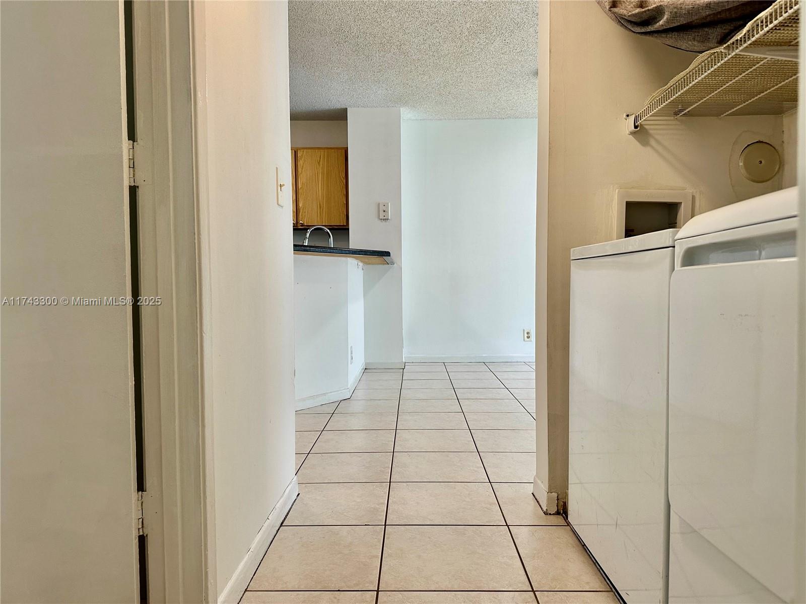 LAKESHORE AT UNIVERSITY P - Residential