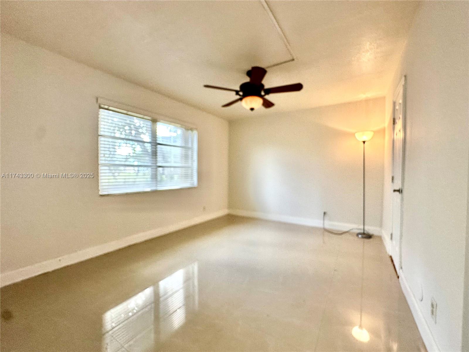 LAKESHORE AT UNIVERSITY P - Residential