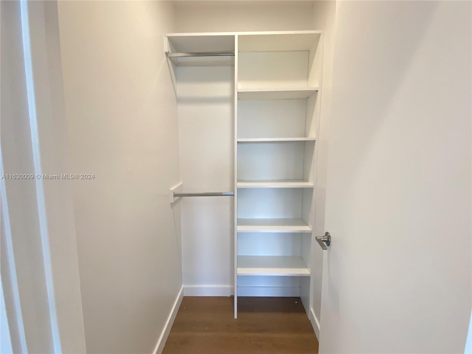 HOLLYWOOD VIEW - Residential Lease
