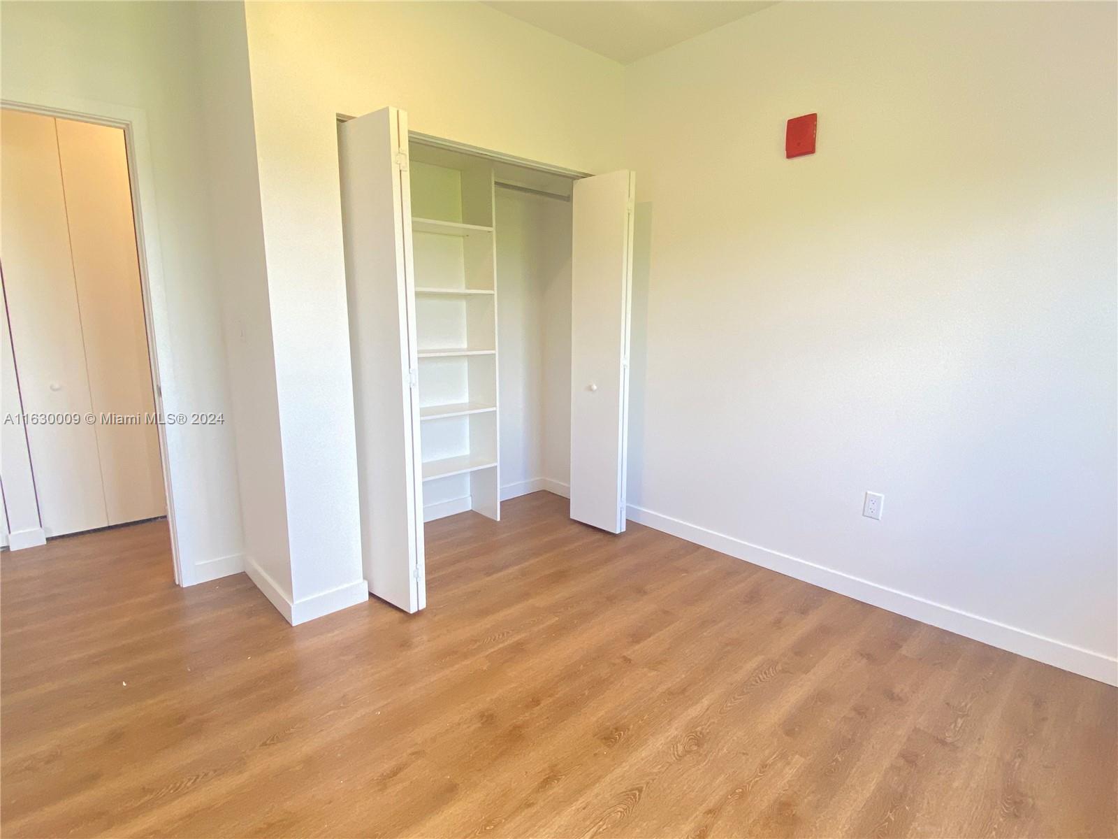 HOLLYWOOD VIEW - Residential Lease
