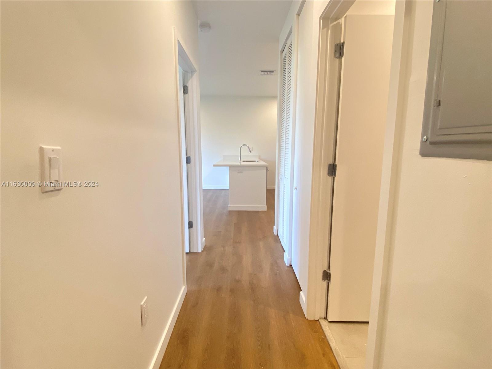 HOLLYWOOD VIEW - Residential Lease