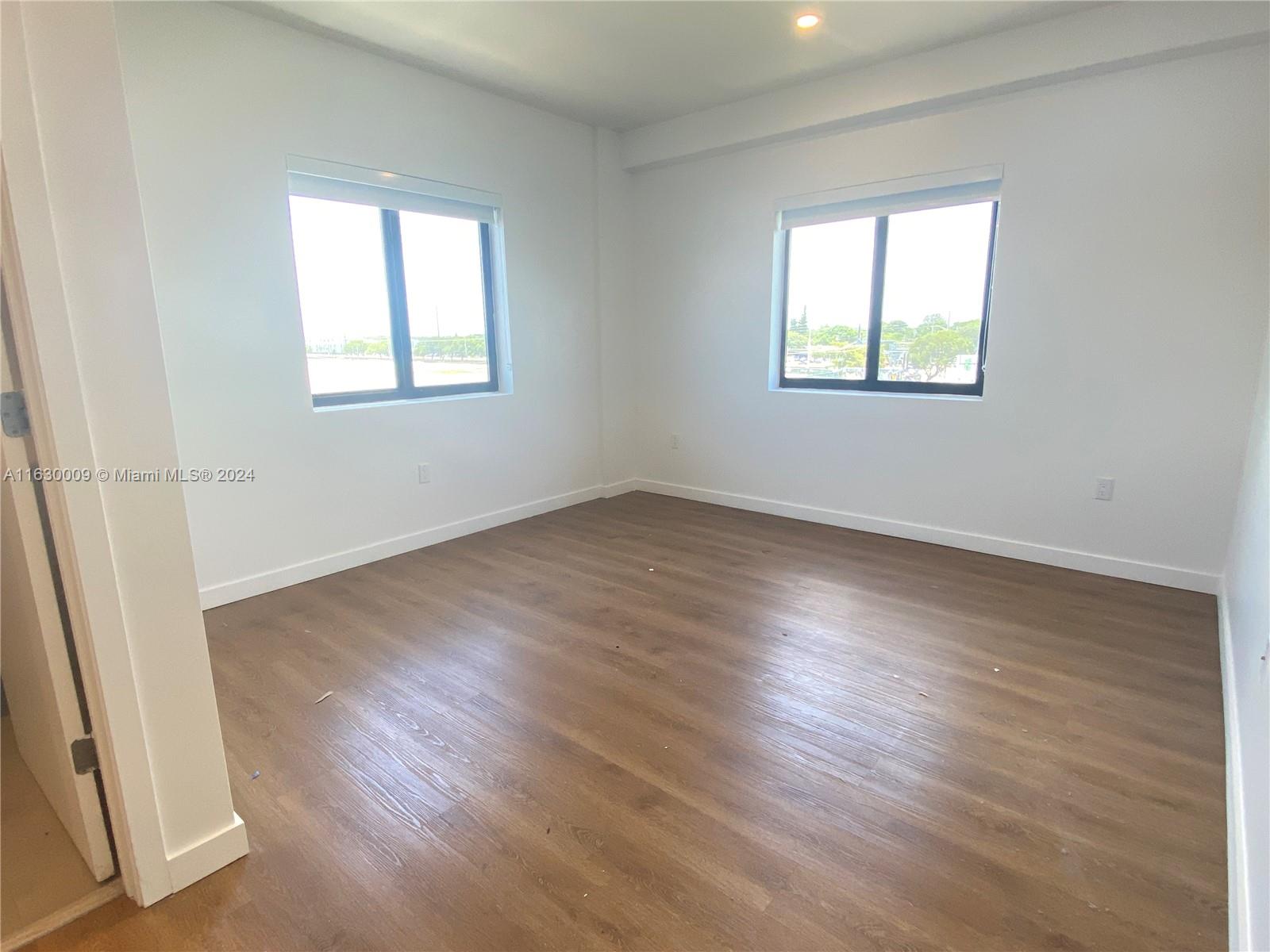 HOLLYWOOD VIEW - Residential Lease