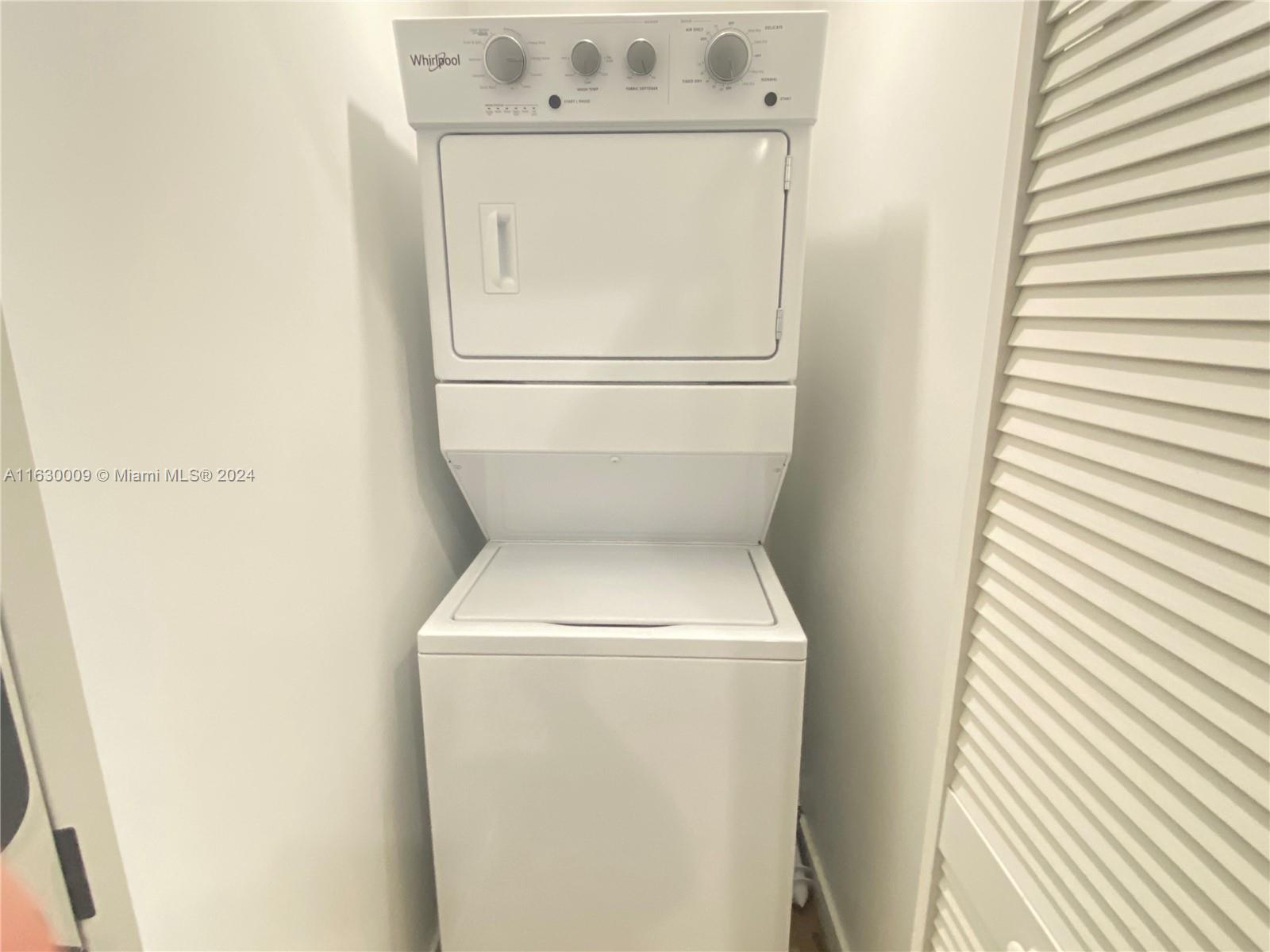 HOLLYWOOD VIEW - Residential Lease