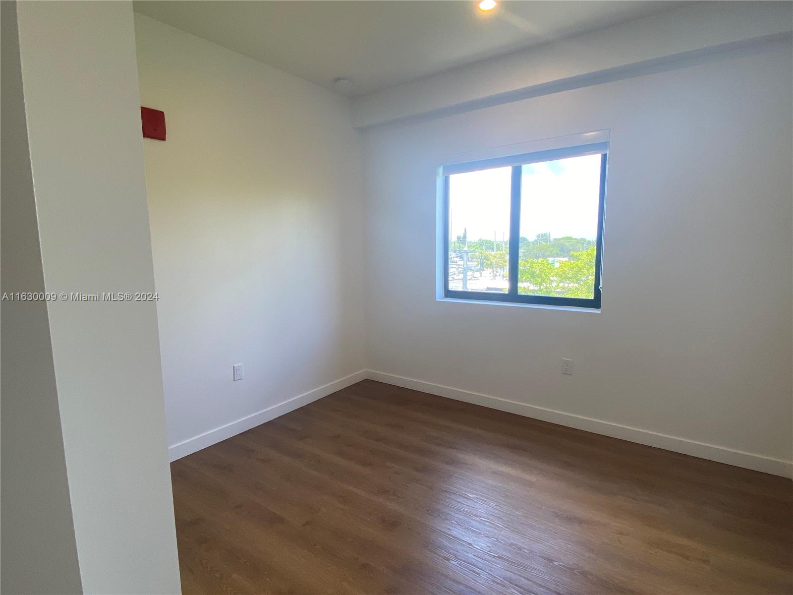 HOLLYWOOD VIEW - Residential Lease