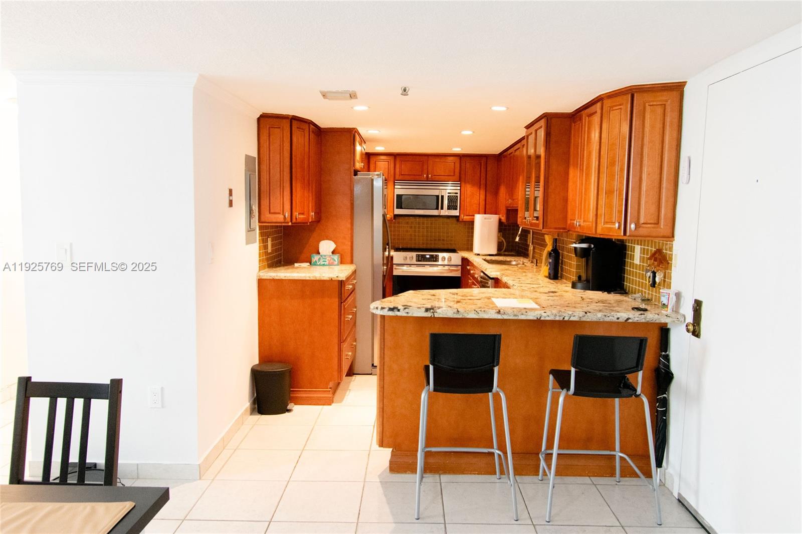 THE GEORGIAN #906 CONDO - Residential