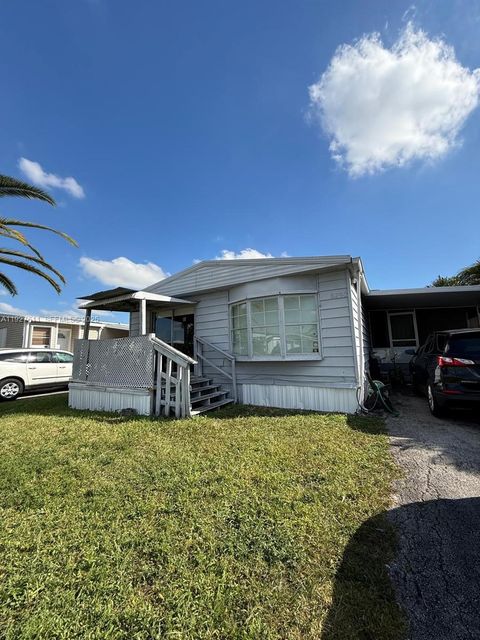 5290 SW 22nd Ter Dania Beach FL 33312