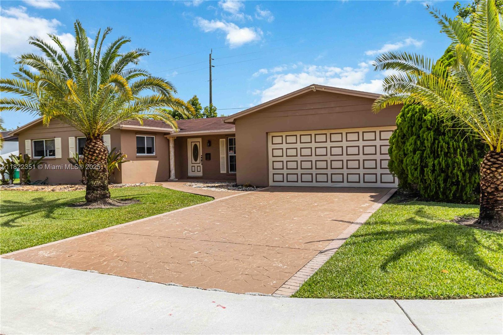 10260 Sw 108th St N/A, Miami, Broward County, Florida - 3 Bedrooms  
2 Bathrooms - 