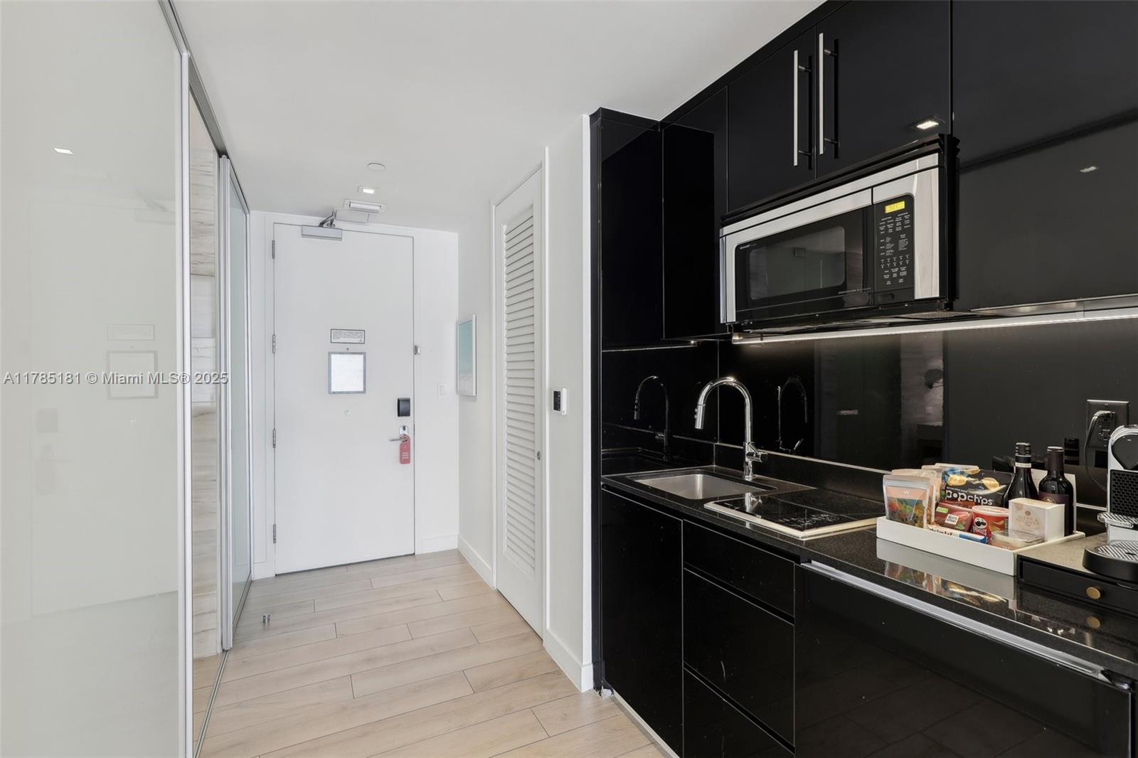 2201 COLLINS AVE CONDO - Residential