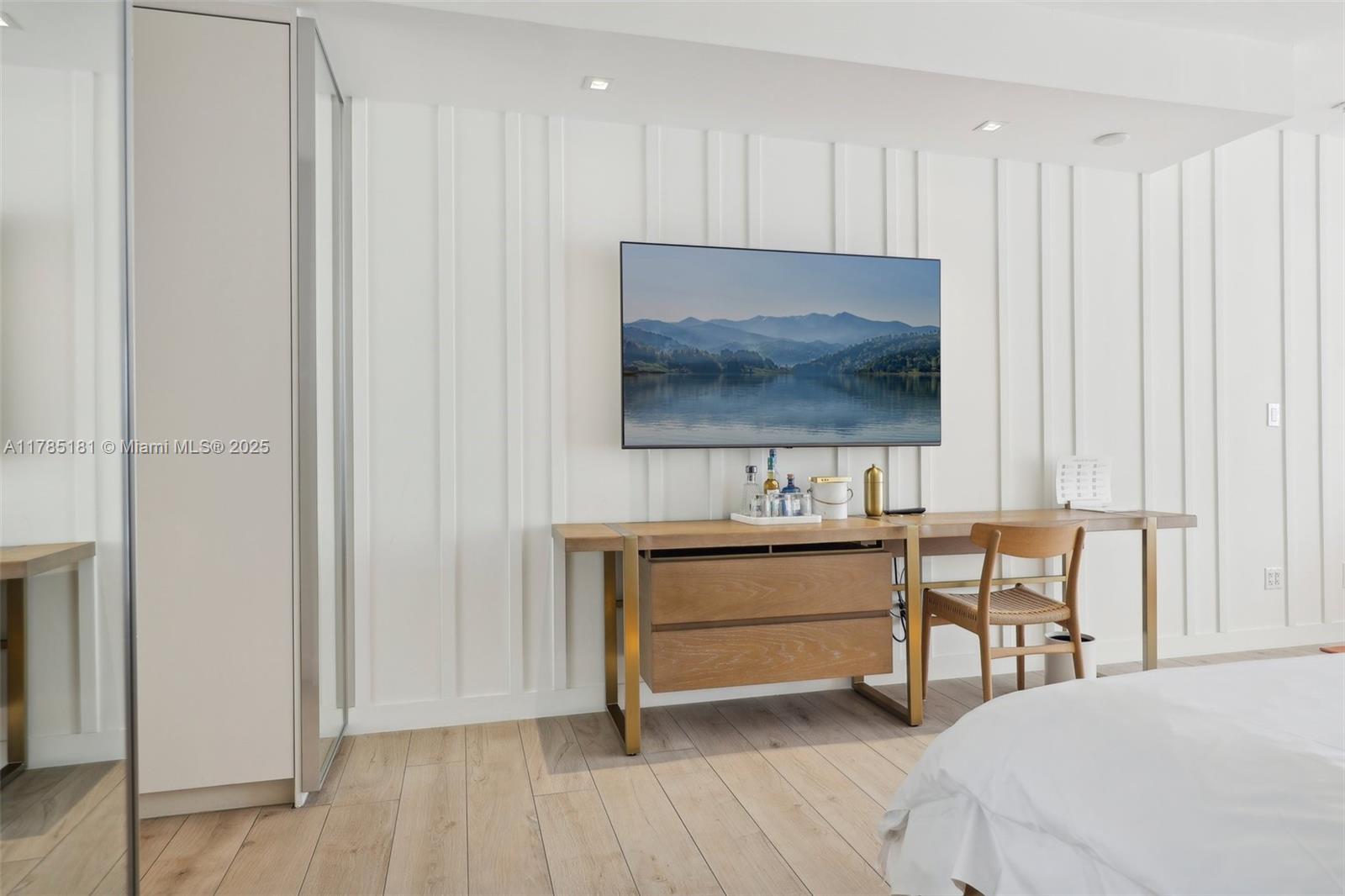 2201 COLLINS AVE CONDO - Residential