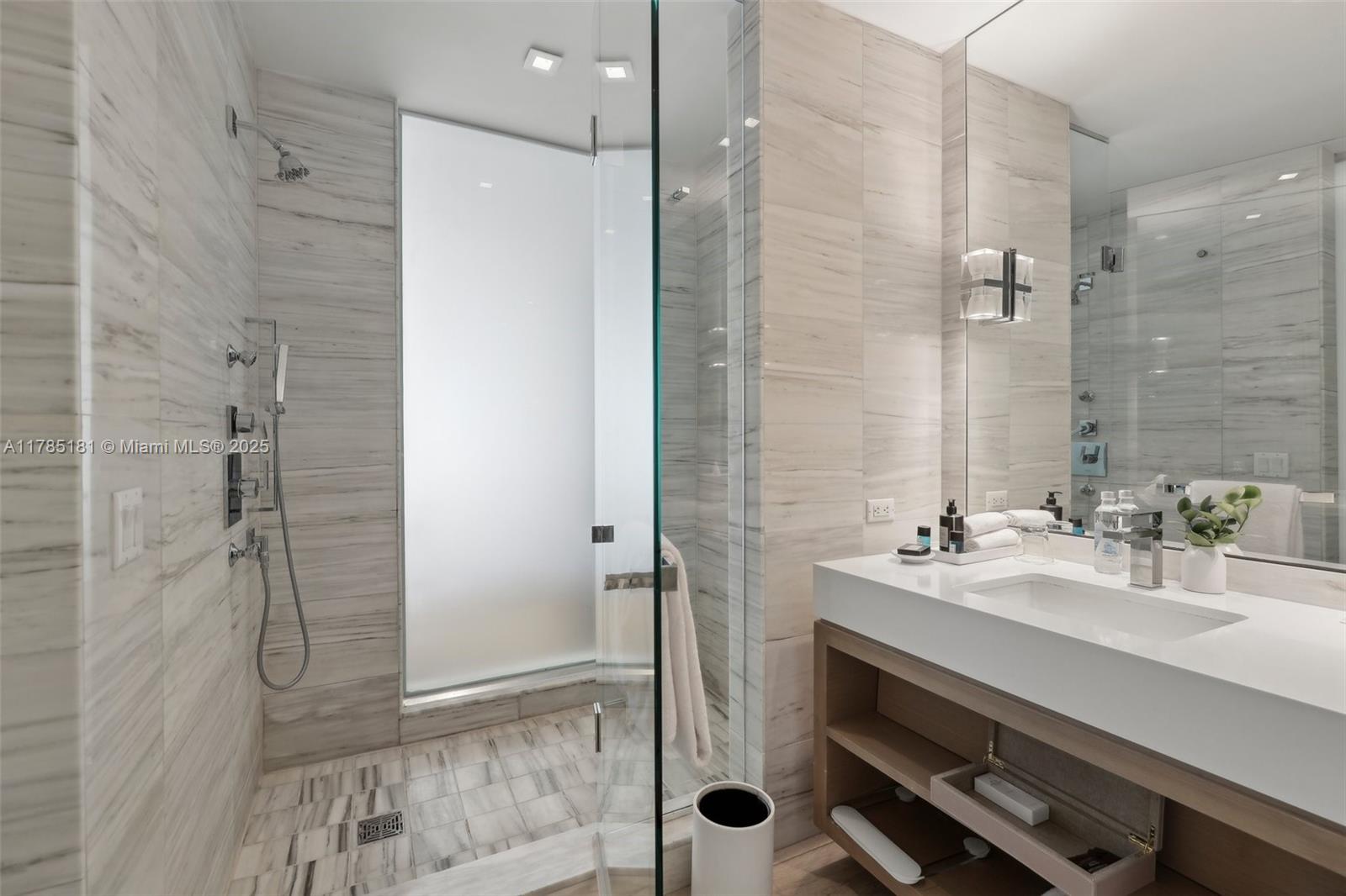 2201 COLLINS AVE CONDO - Residential