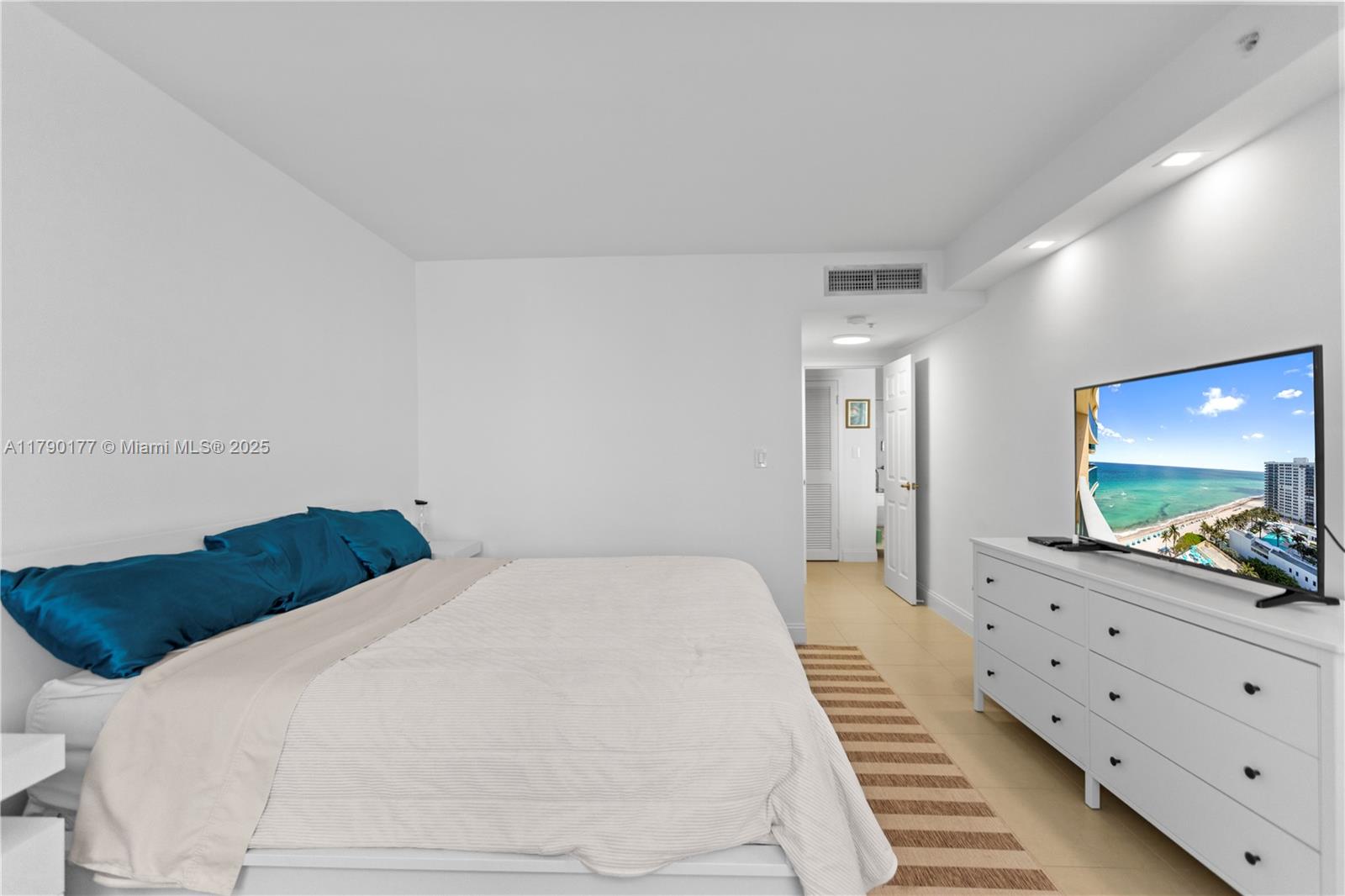 WAVE CONDO - Residential Lease