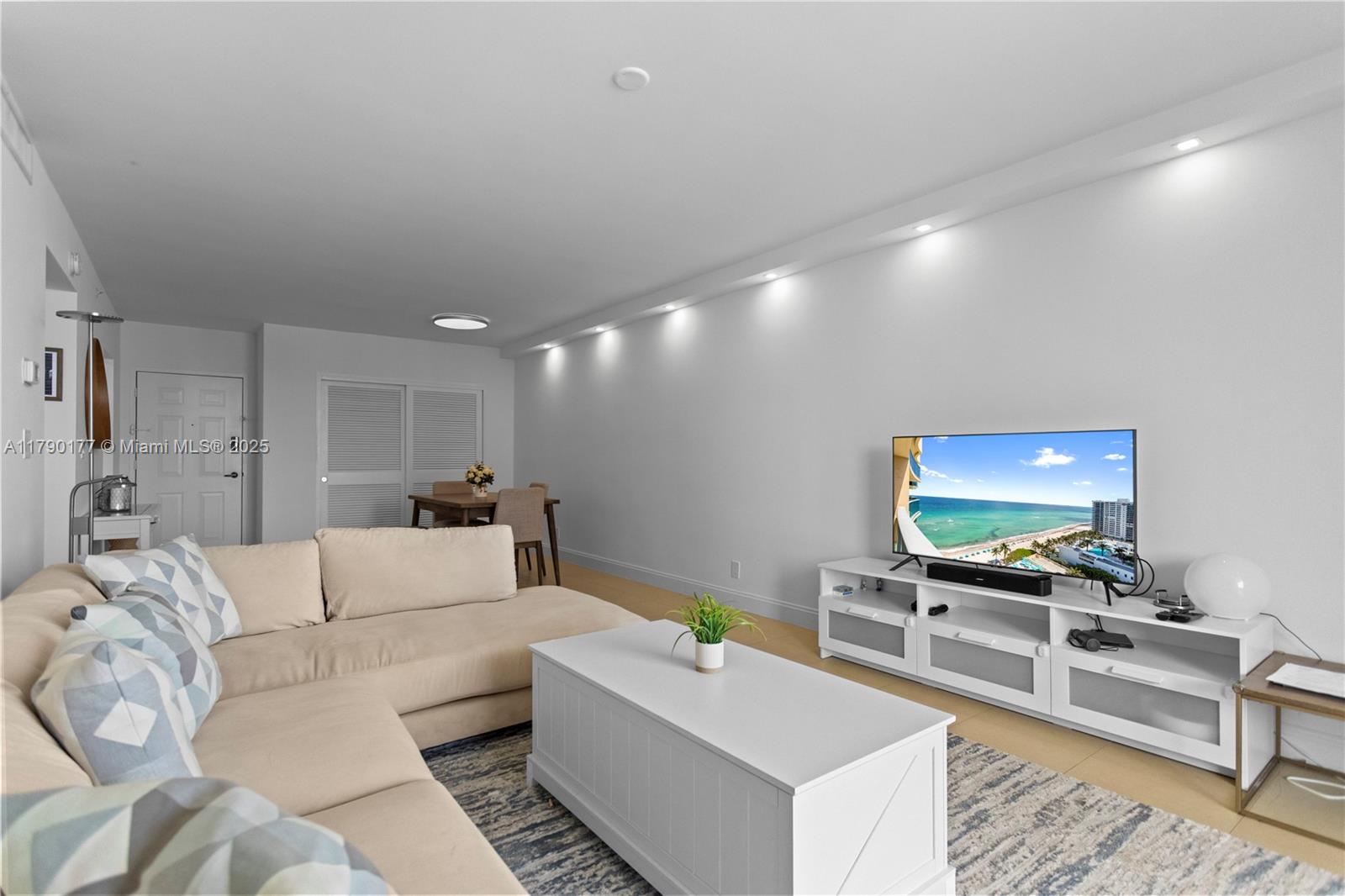 WAVE CONDO - Residential Lease