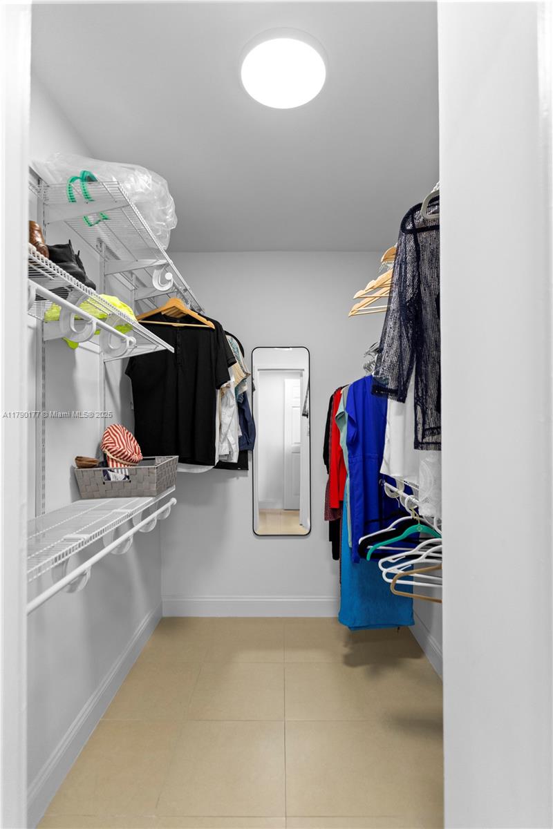 WAVE CONDO - Residential Lease