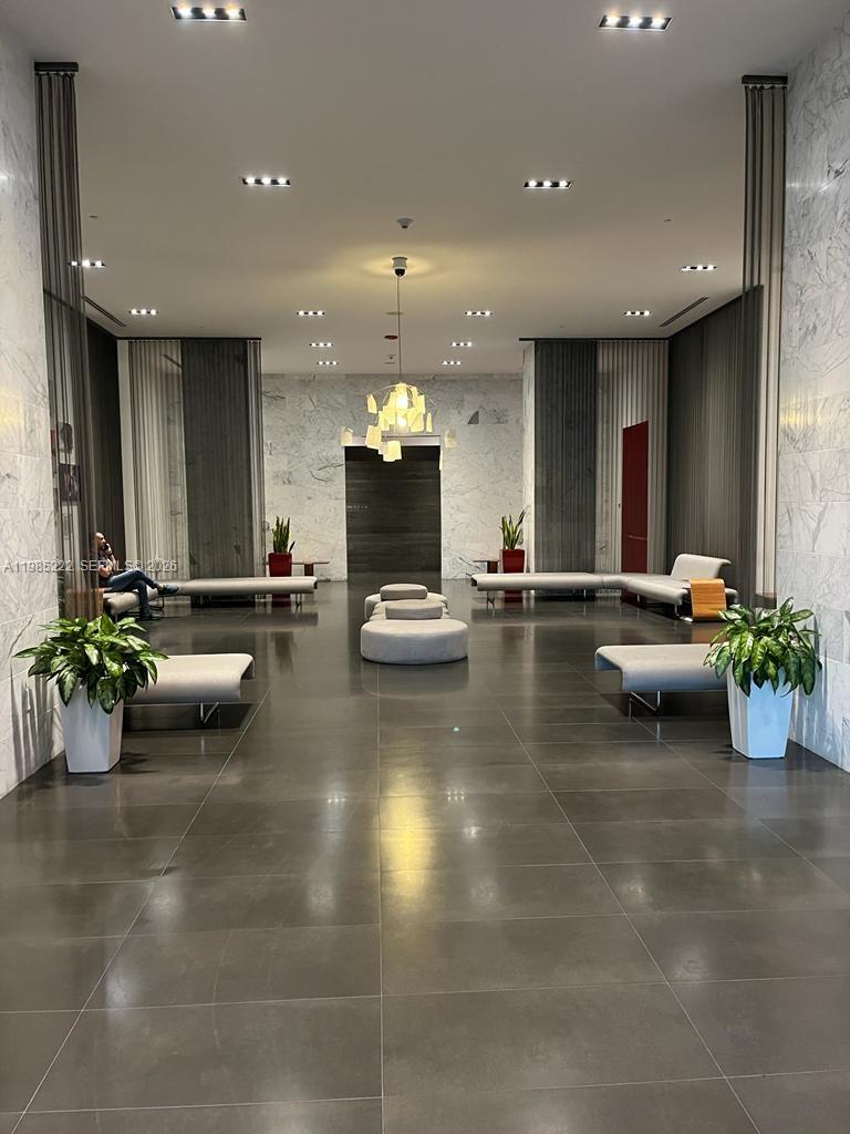 CANVAS CONDO - Residential Lease