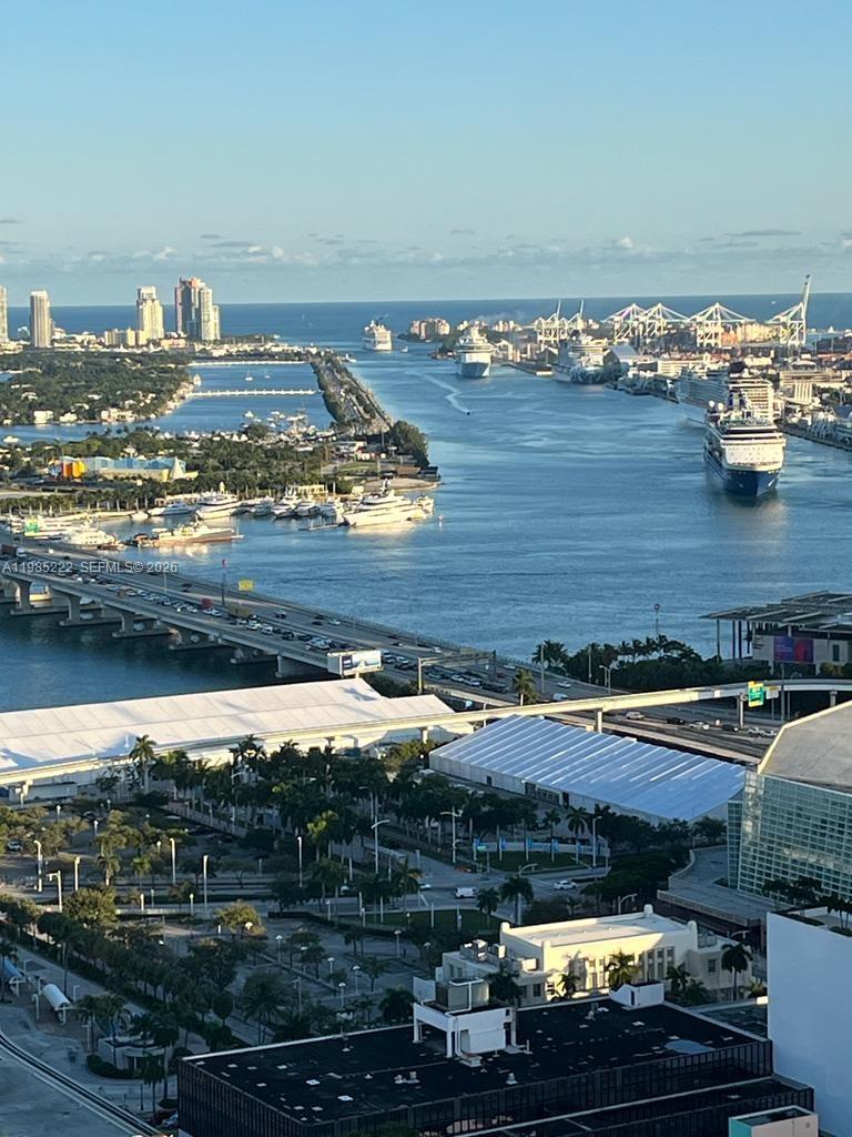 CANVAS CONDO - Residential Lease