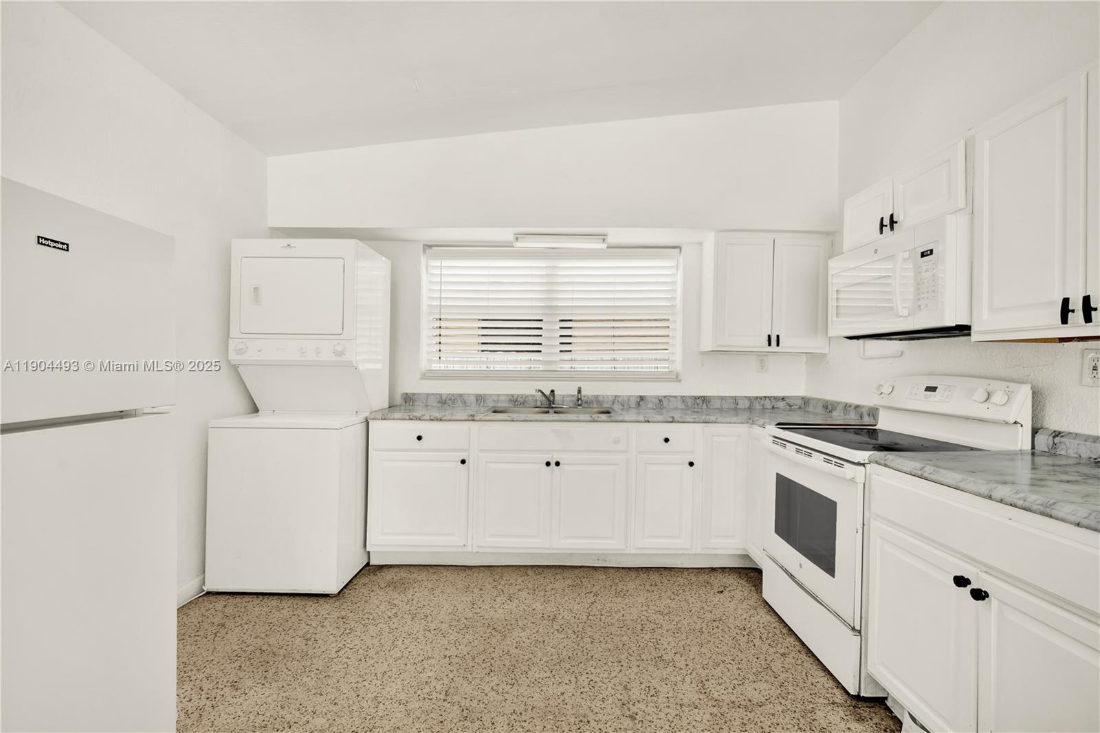 AMD PL BAY RIDGE - Residential Lease