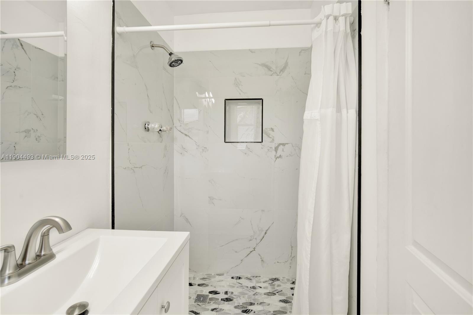 AMD PL BAY RIDGE - Residential Lease