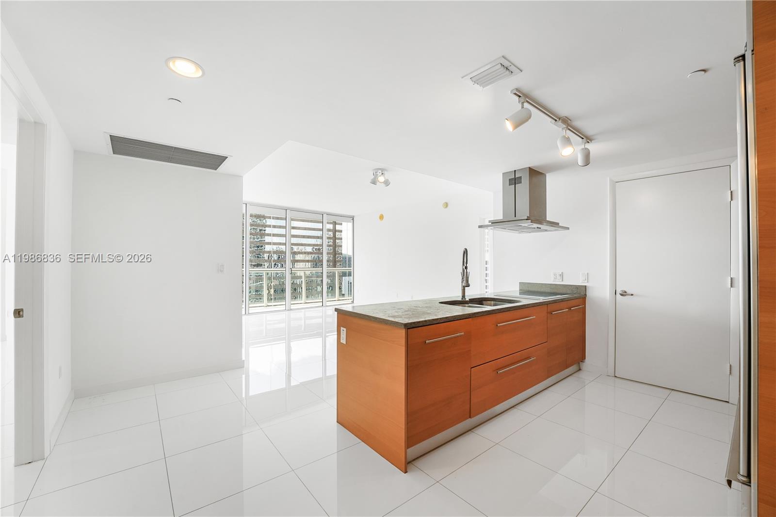 495 Brickell Ave 3311
