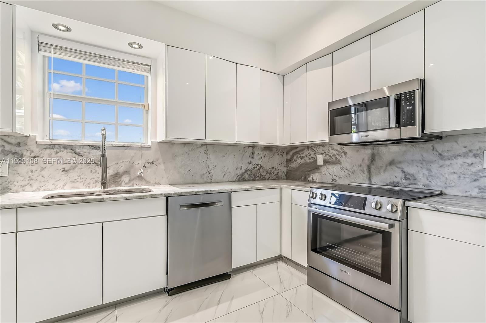 NORMANDY GOLF COURSE - Residential Lease