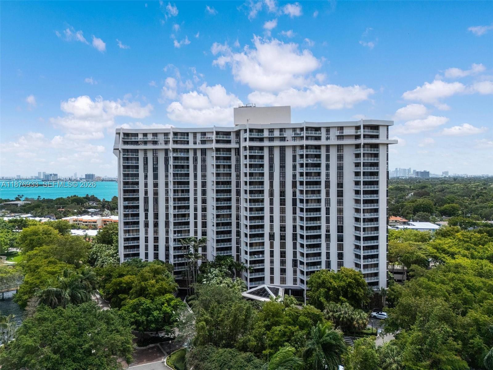 TOWERS OF QUAYSIDE CONDO - Residential