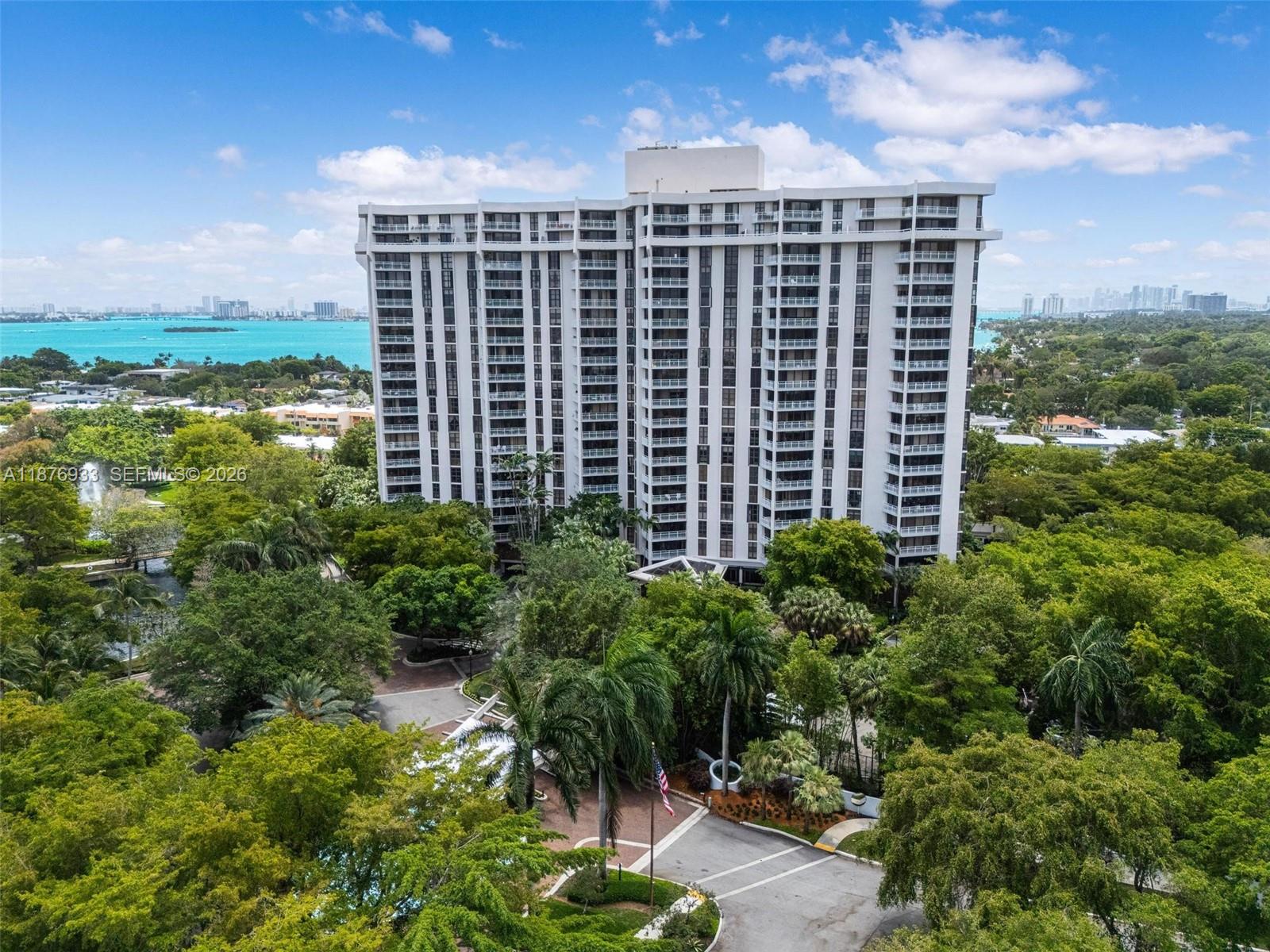 TOWERS OF QUAYSIDE CONDO - Residential