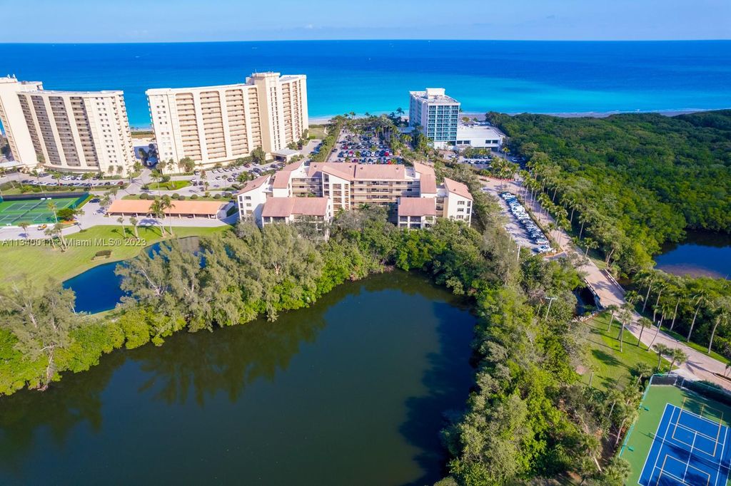 Photo of 500 Ocean Trail Way #607, Jupiter, FL 33477 (MLS # A11340011)