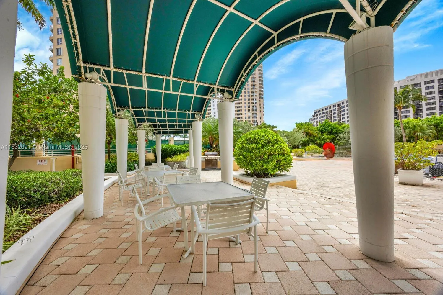 Miami, Florida 33131, United States, 3 Bedrooms Bedrooms, ,3 BathroomsBathrooms,Residential,Active,162564