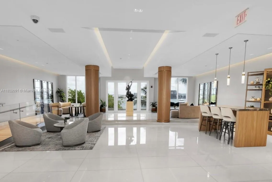 Miami, Florida 33131, United States, 3 Bedrooms Bedrooms, ,3 BathroomsBathrooms,Residential,Active,162564