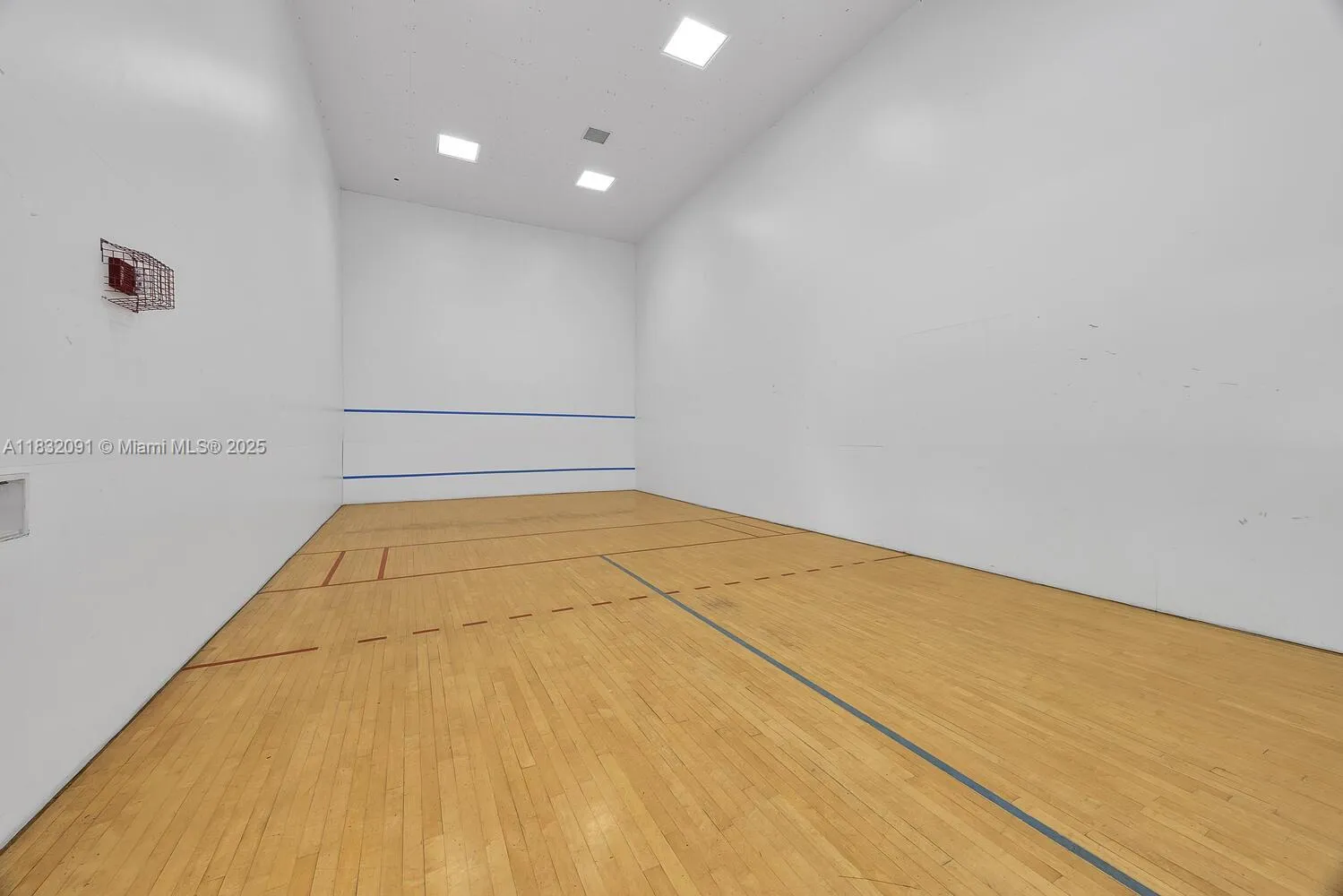 Miami, Florida 33131, United States, 3 Bedrooms Bedrooms, ,3 BathroomsBathrooms,Residential,Active,162564