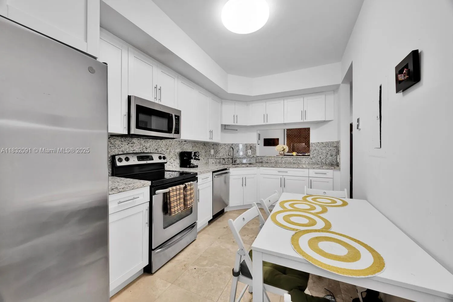 Miami, Florida 33131, United States, 3 Bedrooms Bedrooms, ,3 BathroomsBathrooms,Residential,Active,162564