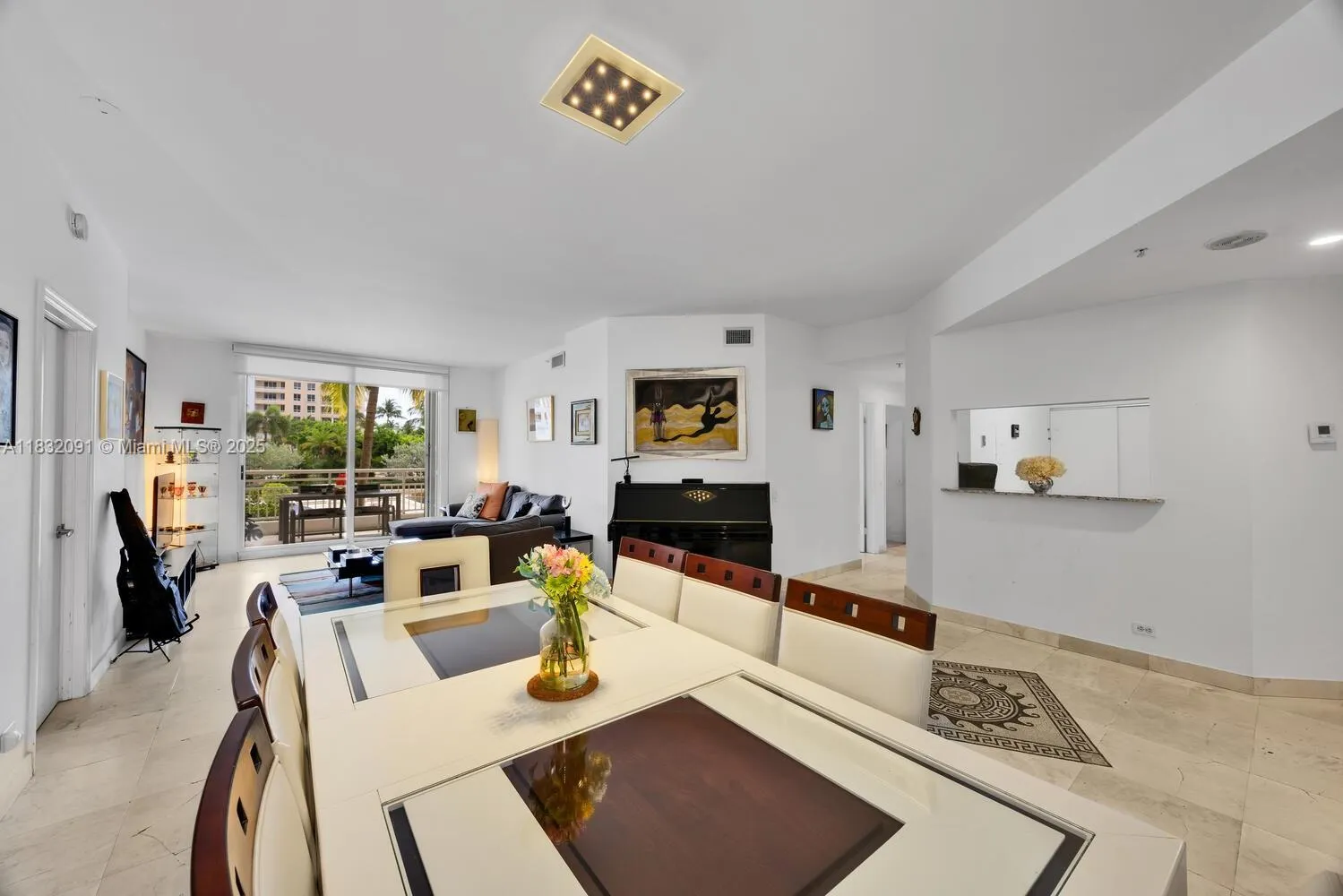 Miami, Florida 33131, United States, 3 Bedrooms Bedrooms, ,3 BathroomsBathrooms,Residential,Active,162564