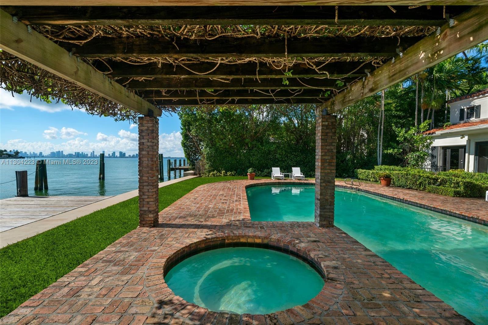 LA GORCE ISLAND - Residential