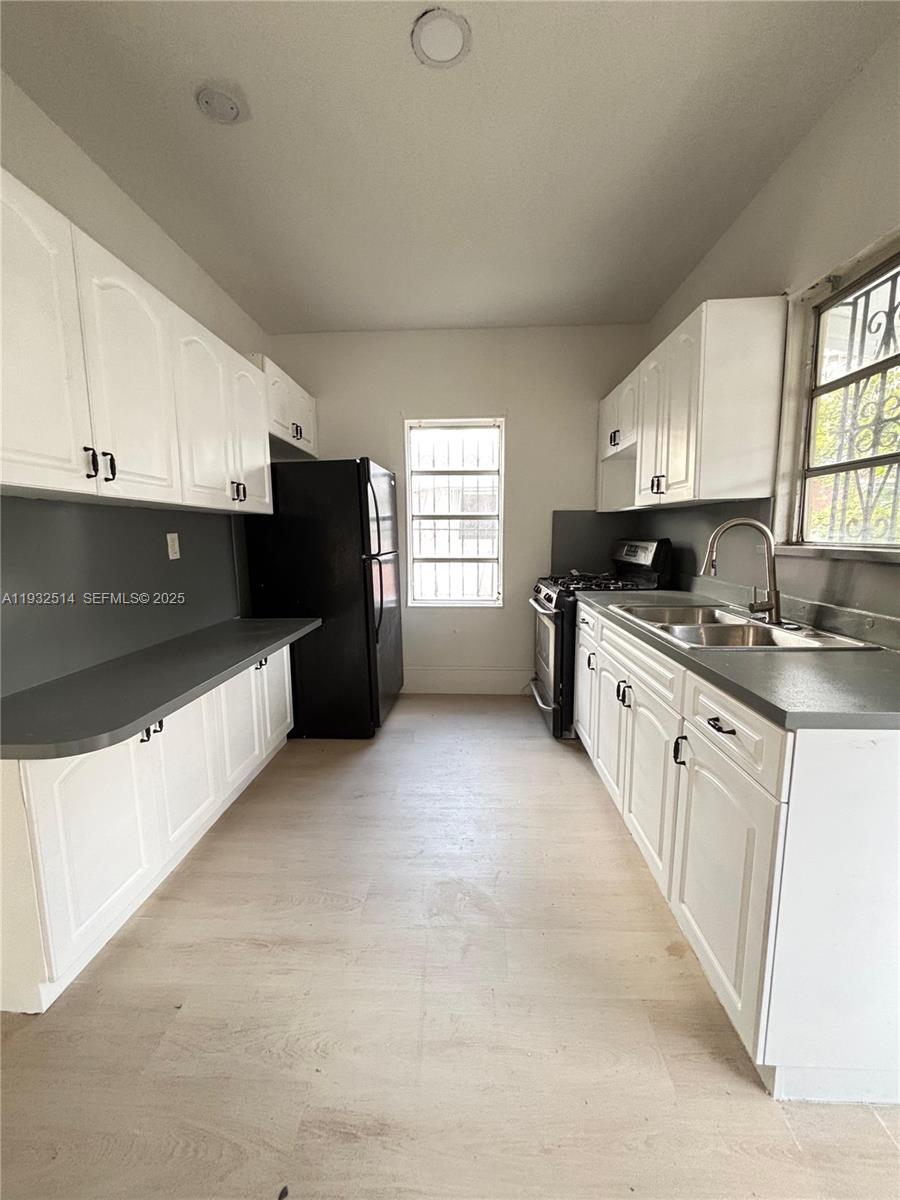 ROSEMONT PARK - Residential Lease