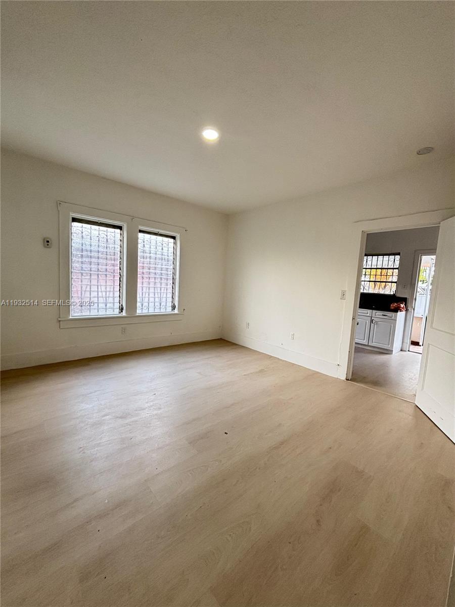 ROSEMONT PARK - Residential Lease