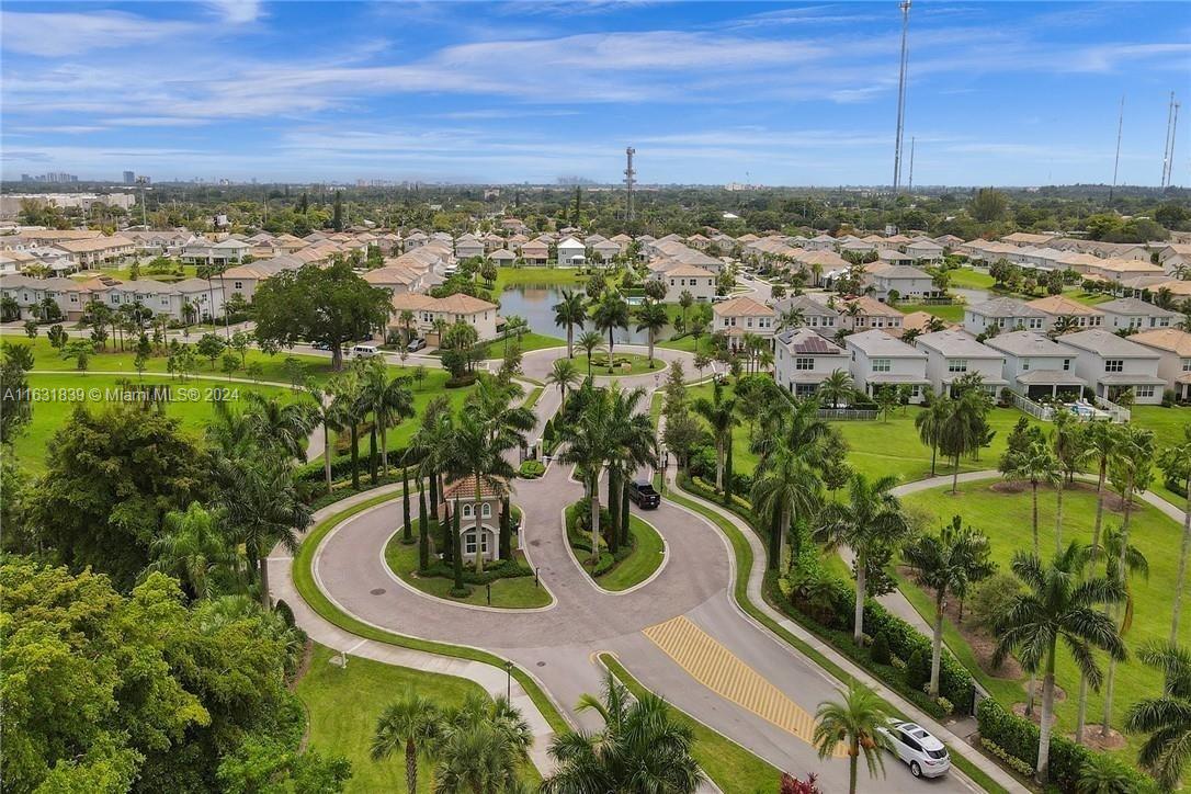 HILLCREST COUNTRY CLUB SO - Residential