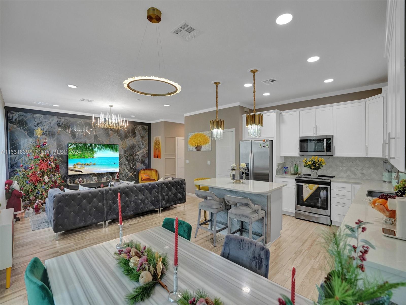 HILLCREST COUNTRY CLUB SO - Residential