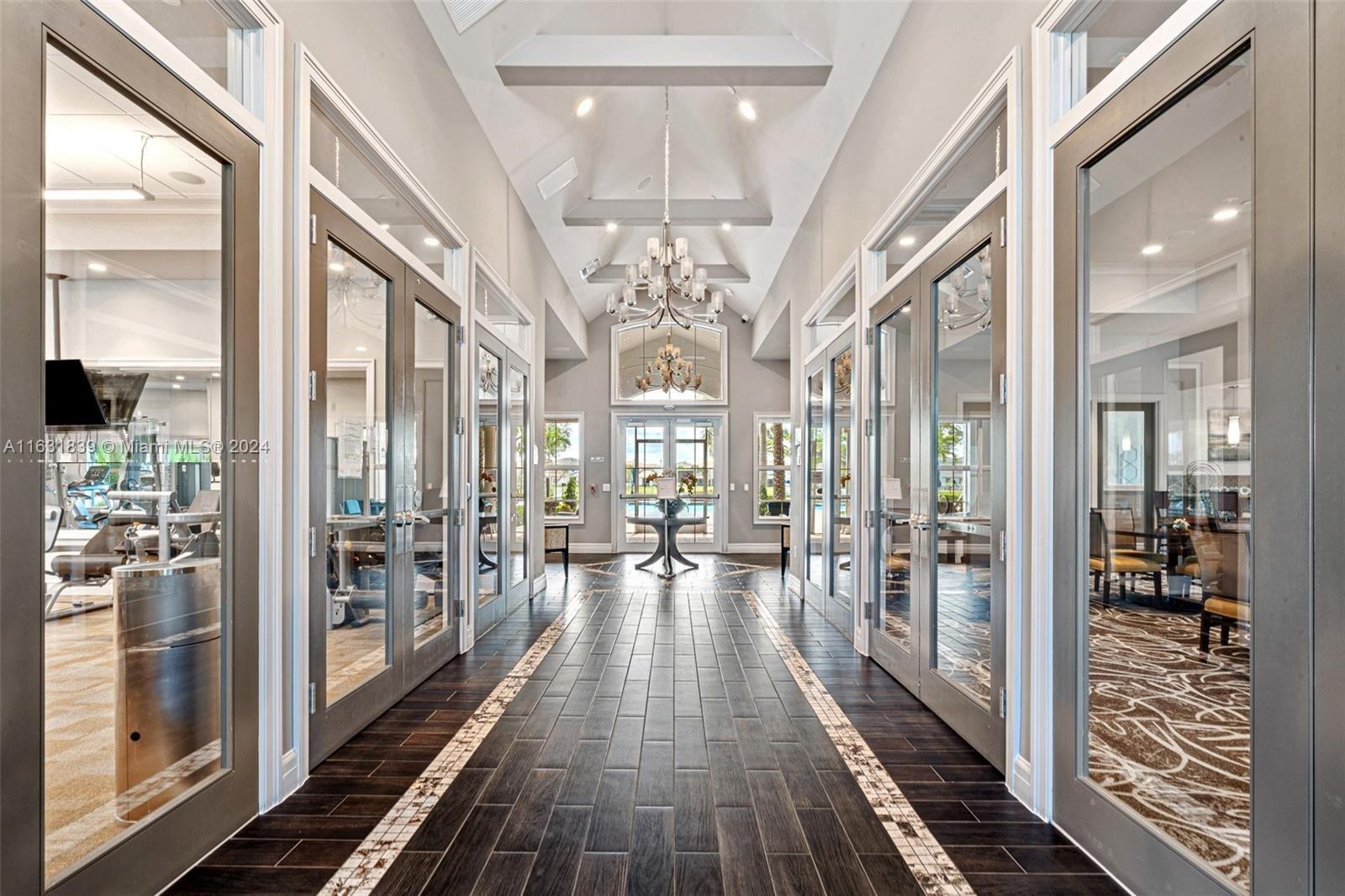 HILLCREST COUNTRY CLUB SO - Residential