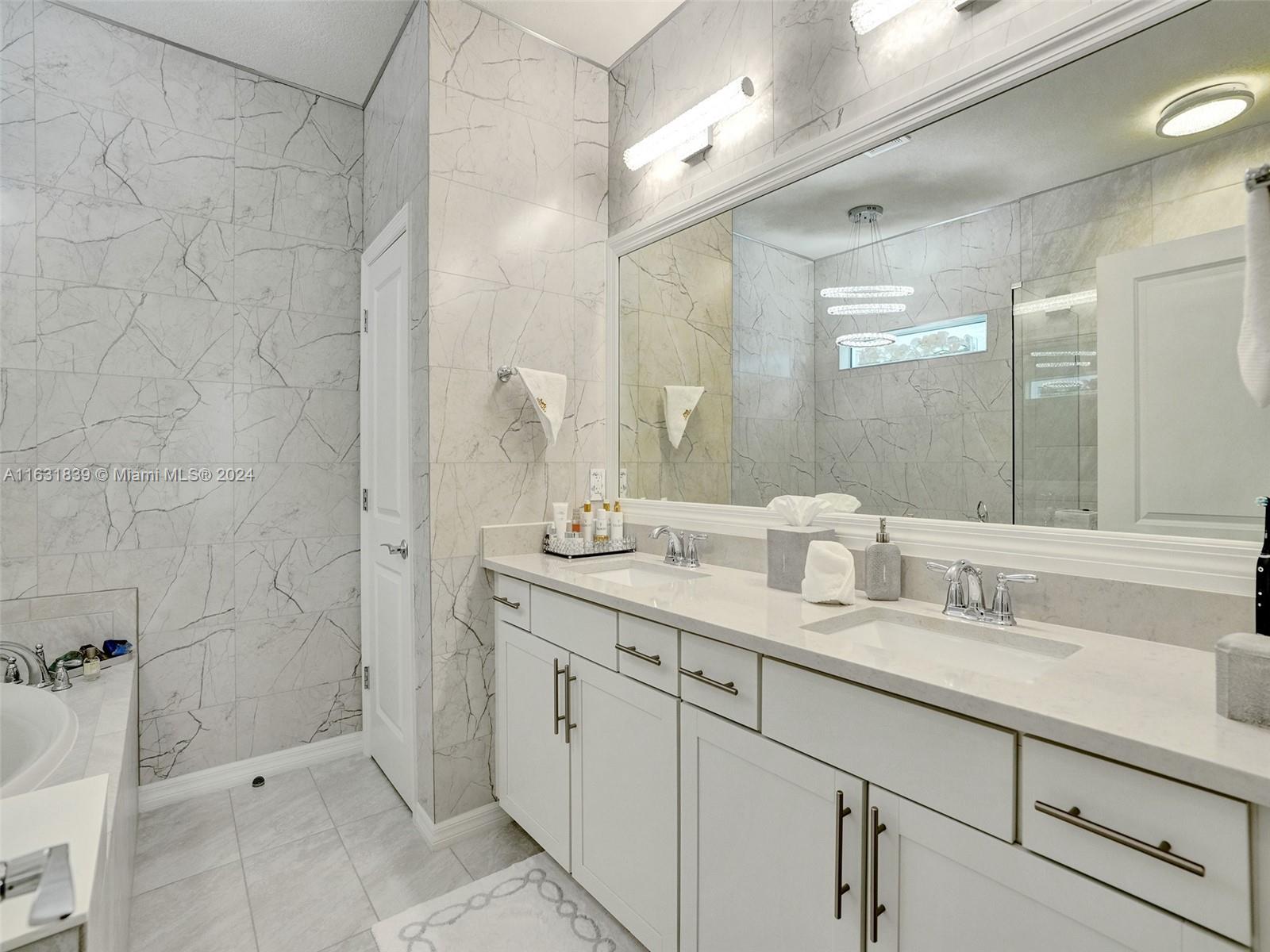 HILLCREST COUNTRY CLUB SO - Residential