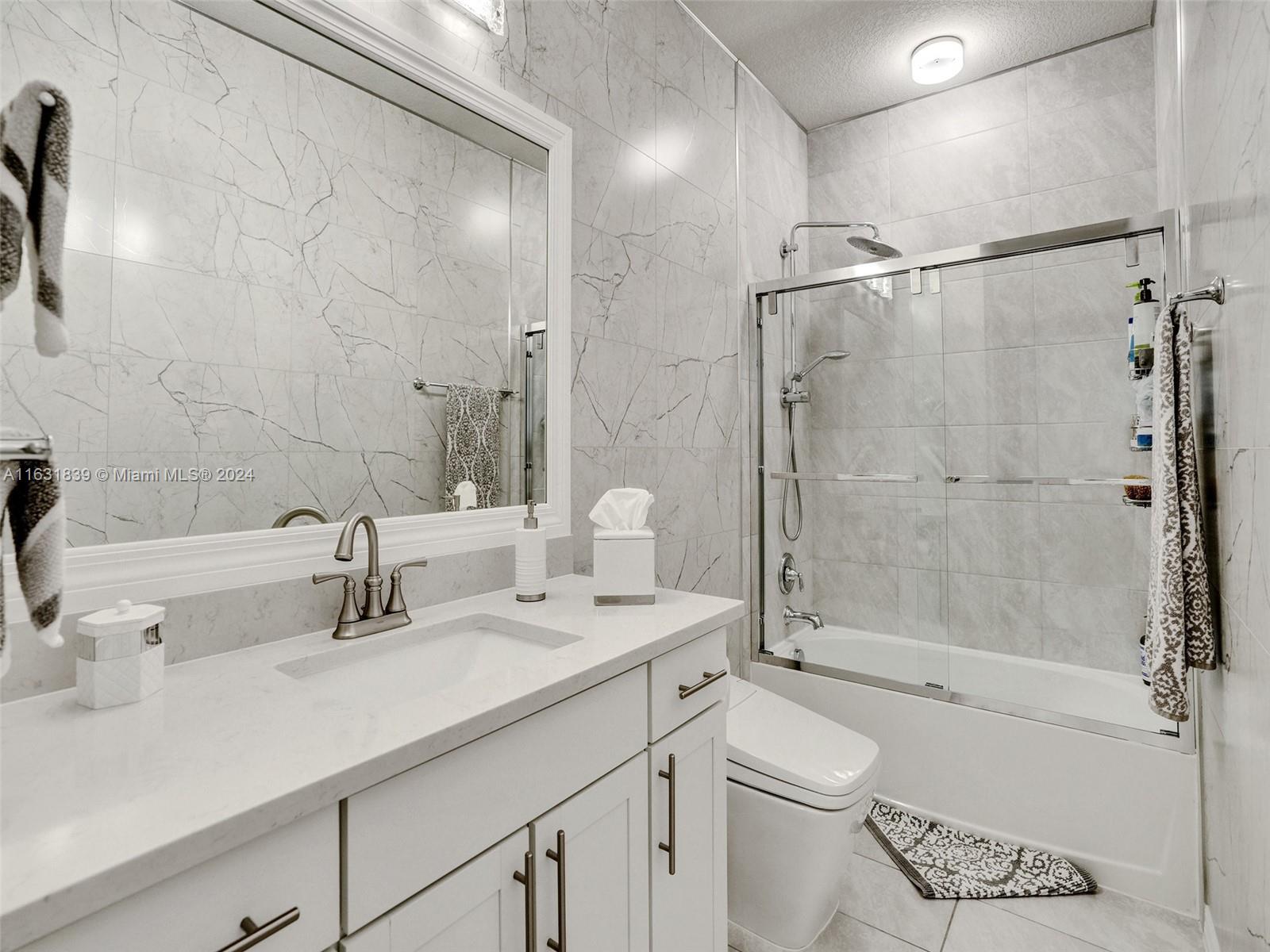 HILLCREST COUNTRY CLUB SO - Residential