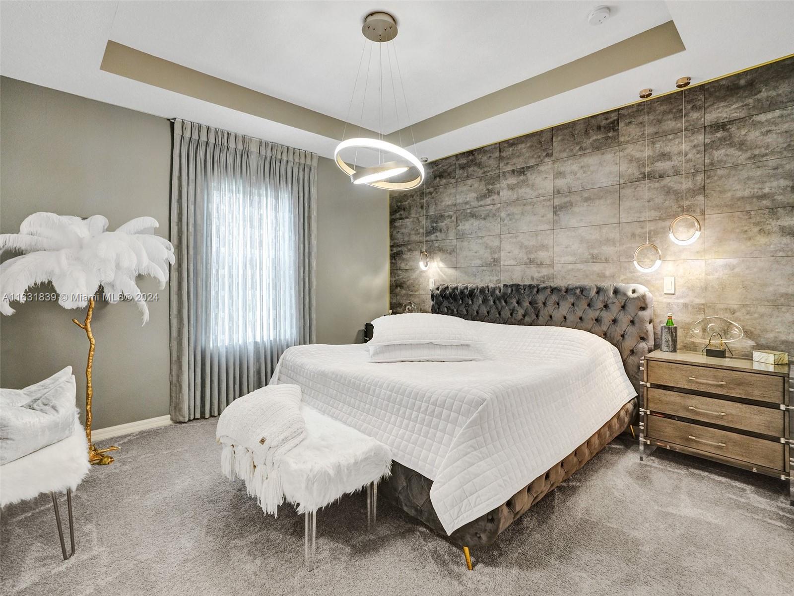 HILLCREST COUNTRY CLUB SO - Residential